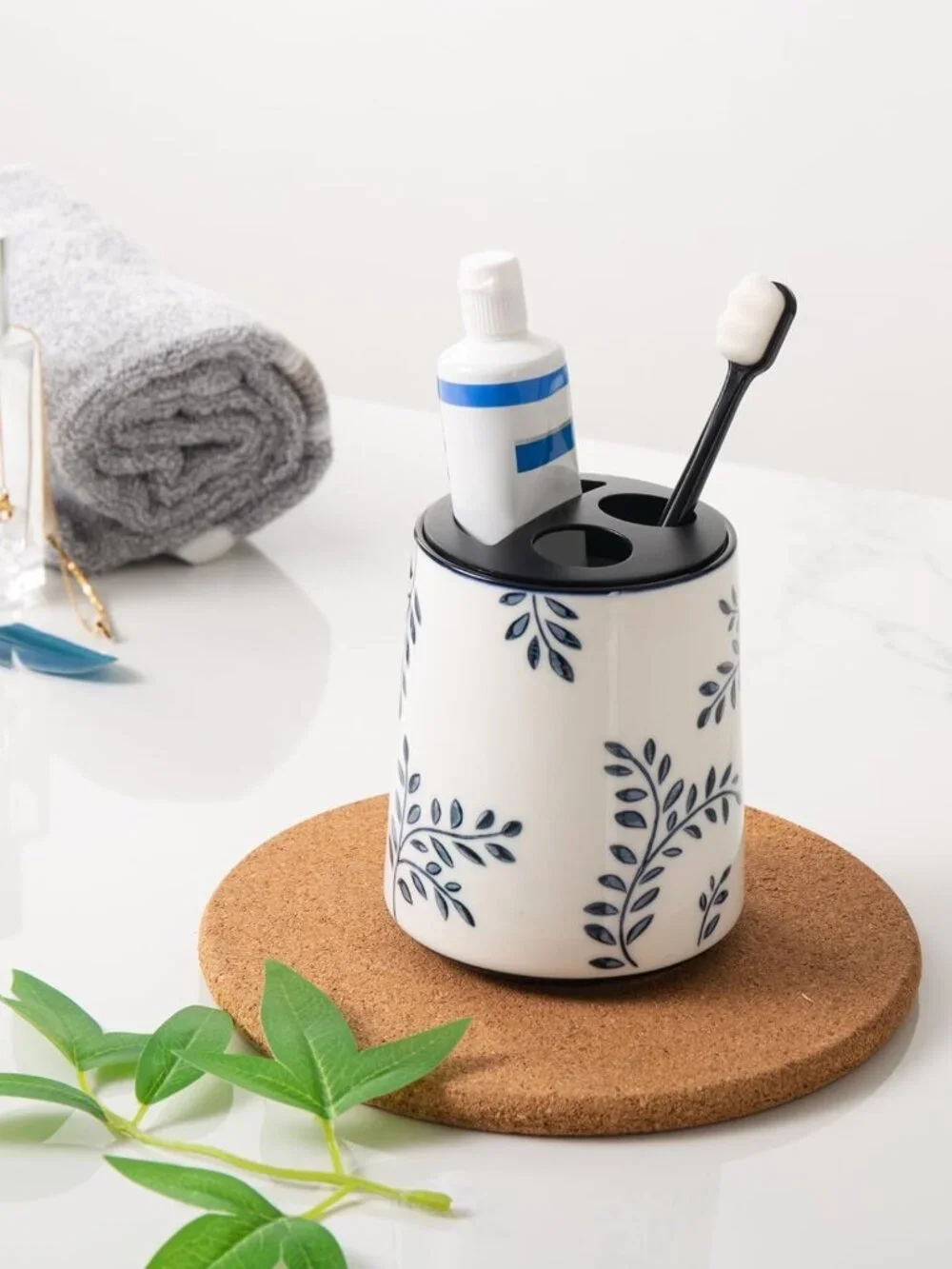 Chic Ceramic Toothbrush Holder & Makeup Brush Cup, Blue White Chinoiserie Design